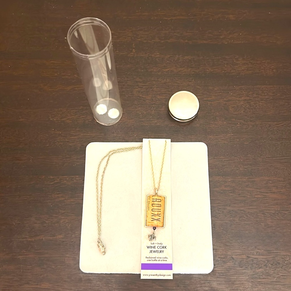 Wine Cork Necklace Vintage Swarovski NWT - Picture 3 of 10